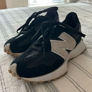 New Balance 327 size 6